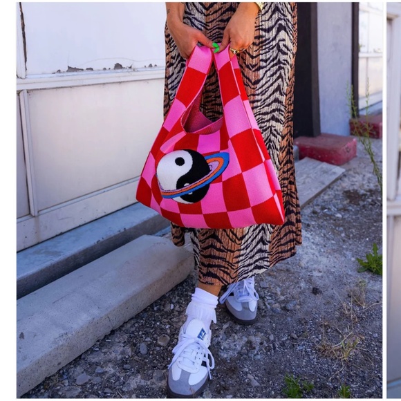 Lala knit Tote - Picture 3 of 3